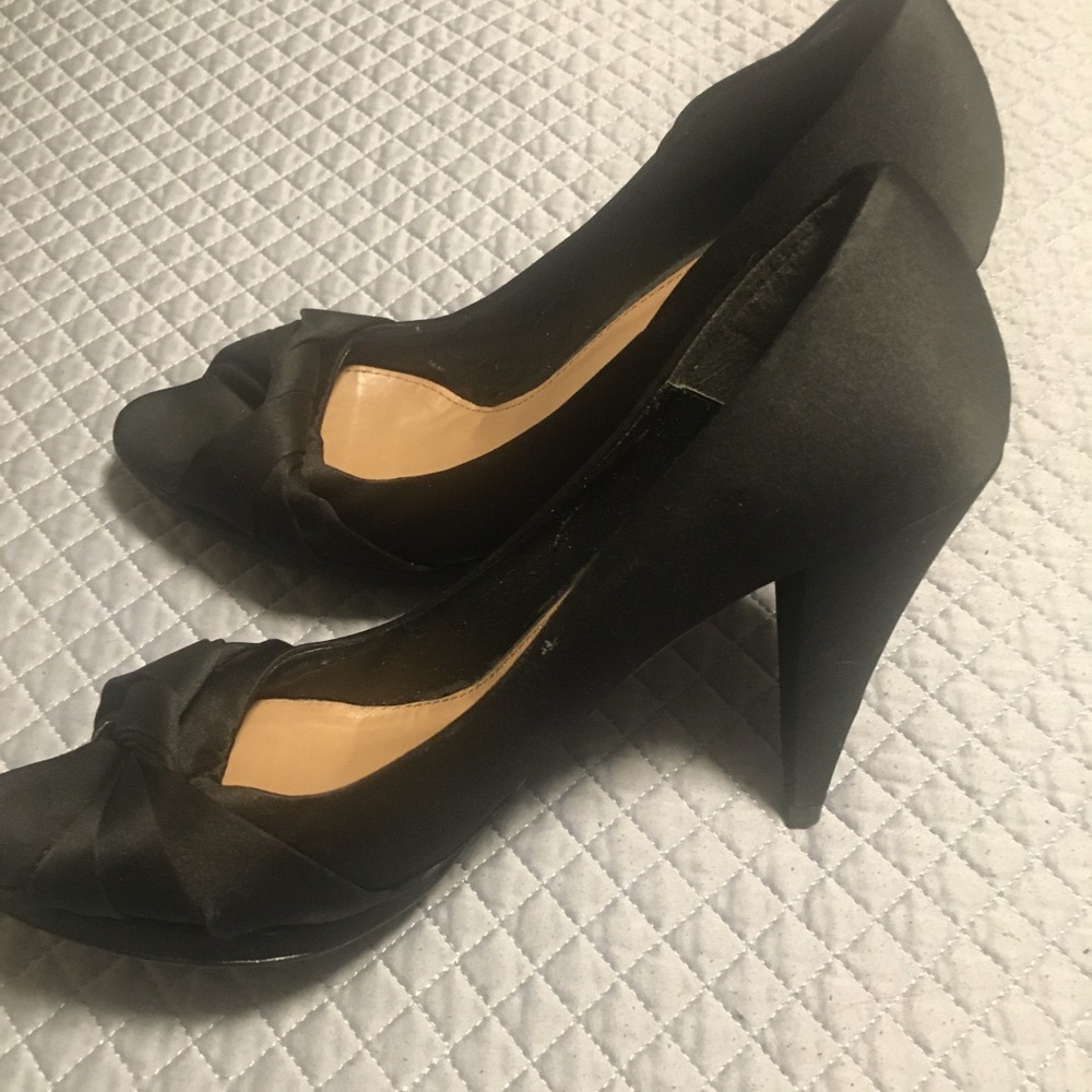 Nice heels!! - Picture 2 of 3